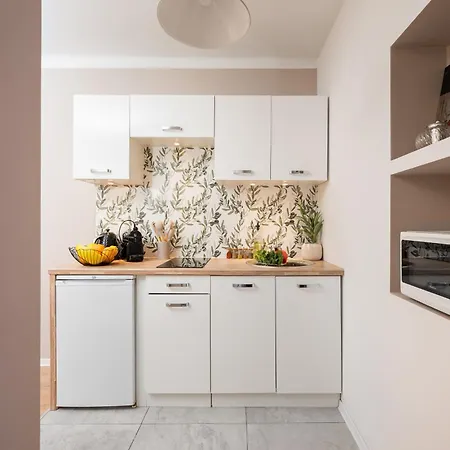 Sunny Relaxing At Chlodna 15 In The Strict Centre Metro Bus Tram Appartement