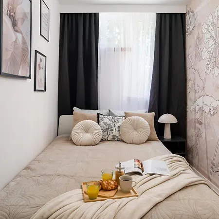 아파트 Sunny Relaxing At Chlodna 15 In The Strict Centre Metro Bus Tram